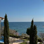 Horizon 20 'a' Apartment
